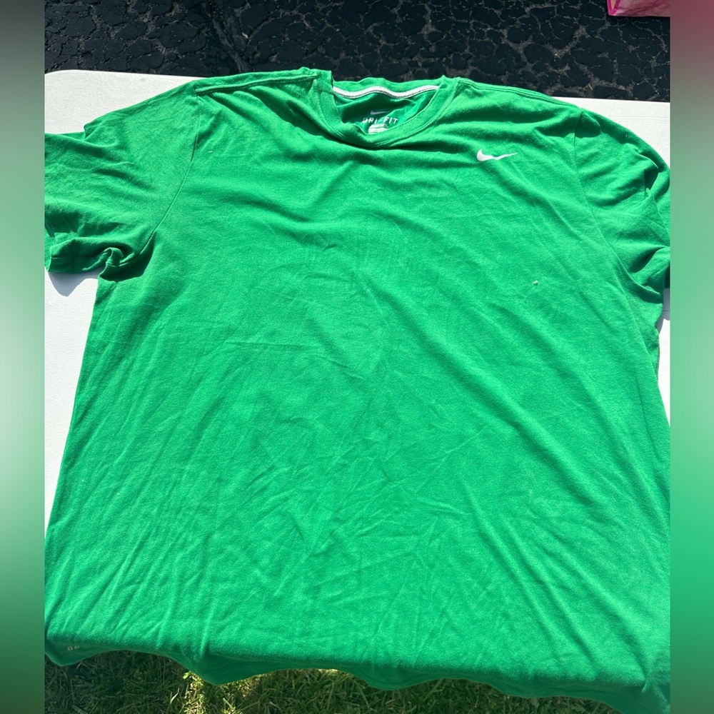 Men’s Nike shirt